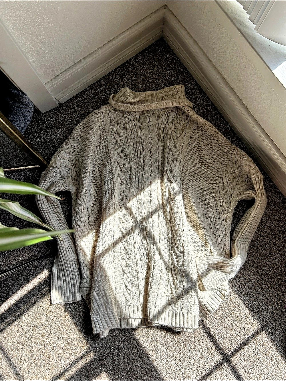 Joseph A Cable Knit Cowl Neck Small